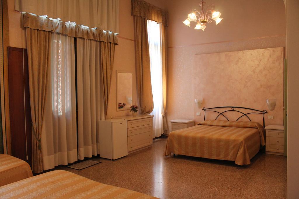Palazzo Lion Morosini - Check In Presso Locanda Ai Santi Apostoli Venedig Exterior foto